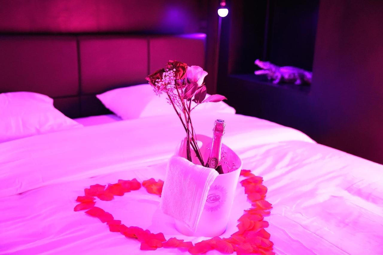 Love Room Suite Dirty Diana 오바뉴 외부 사진